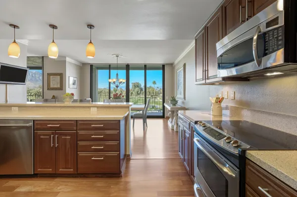 $585,000 | 910 Island Drive, Unit 408, Rancho Mirage, CA 92270