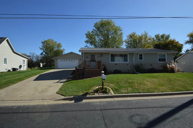 $1,600 | 610 Elizabeth Street, Linden, WI 53553