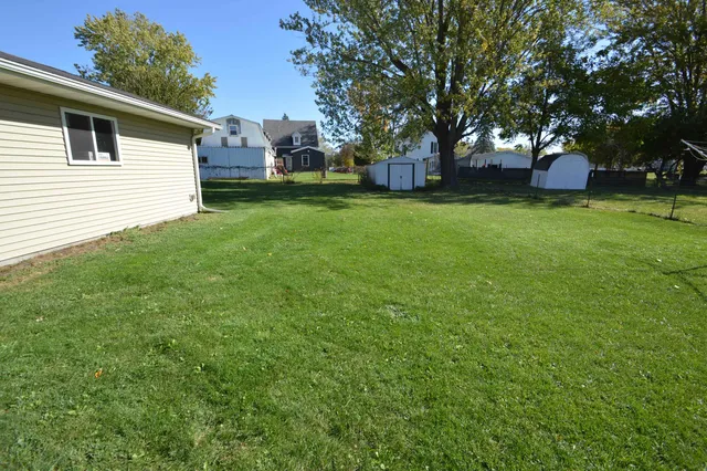 $1,600 | 610 Elizabeth Street, Linden, WI 53553