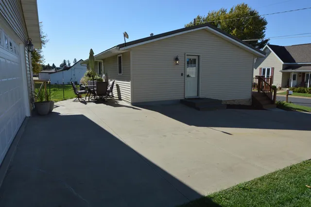 $1,600 | 610 Elizabeth Street, Linden, WI 53553