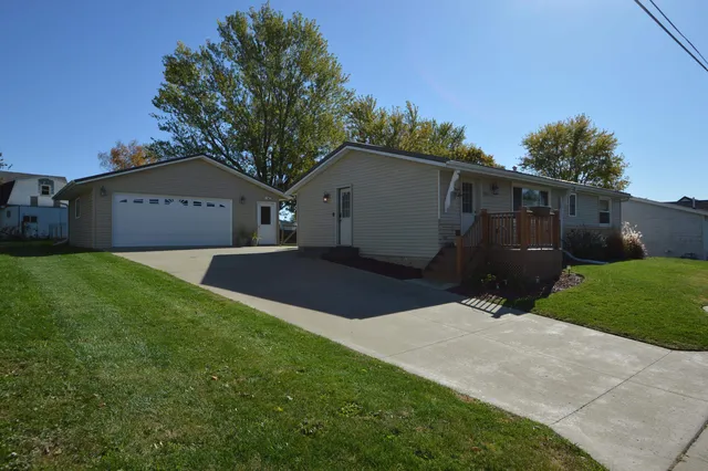 $1,600 | 610 Elizabeth Street, Linden, WI 53553