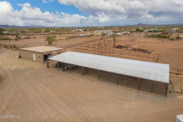 $1,199,900 | 40342 North 253rd Avenue, Morristown, AZ 85342