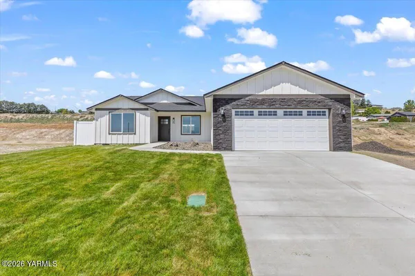 $465,000 | Nka Crescent Avenue Southwest, Unit 105, Sunnyside, WA 98944