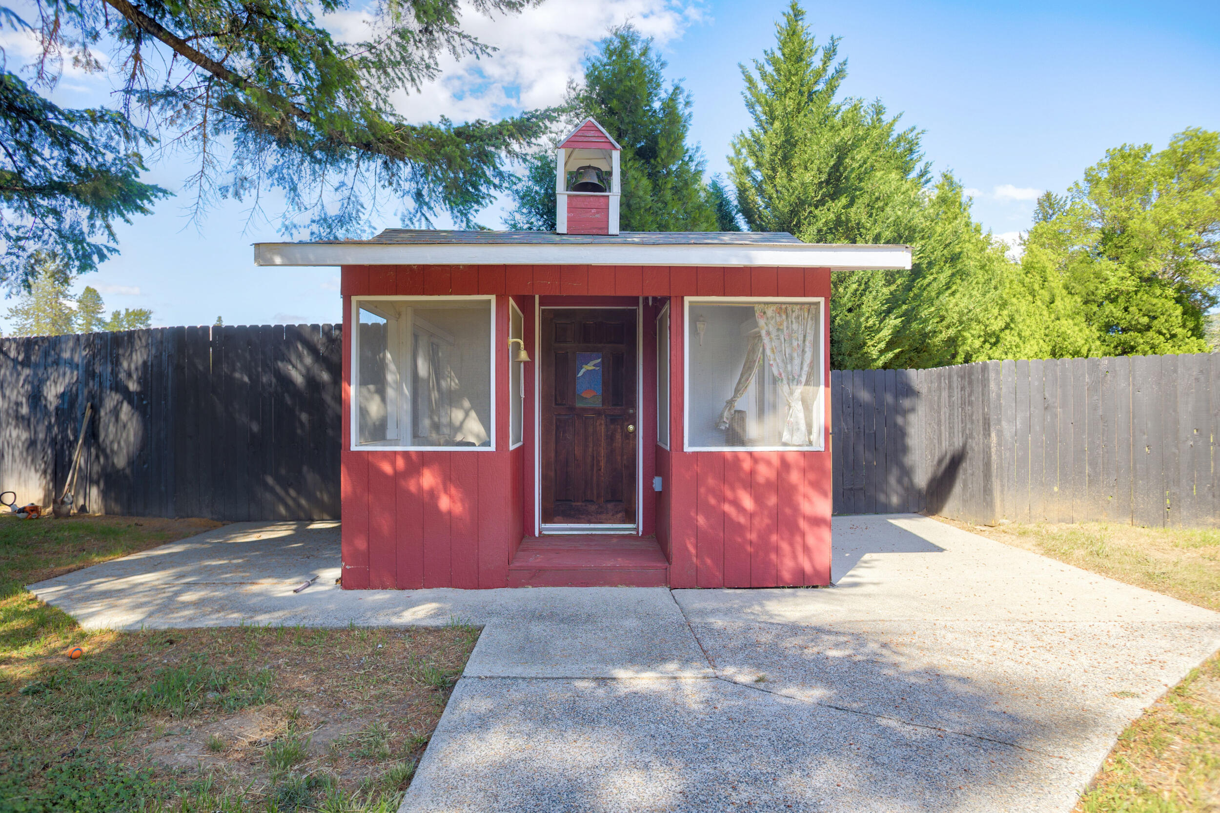 255 Queens Branch Road Rogue River, OR 97537 - Photo 53 of 60 a view of outdoor space and barbecue grill