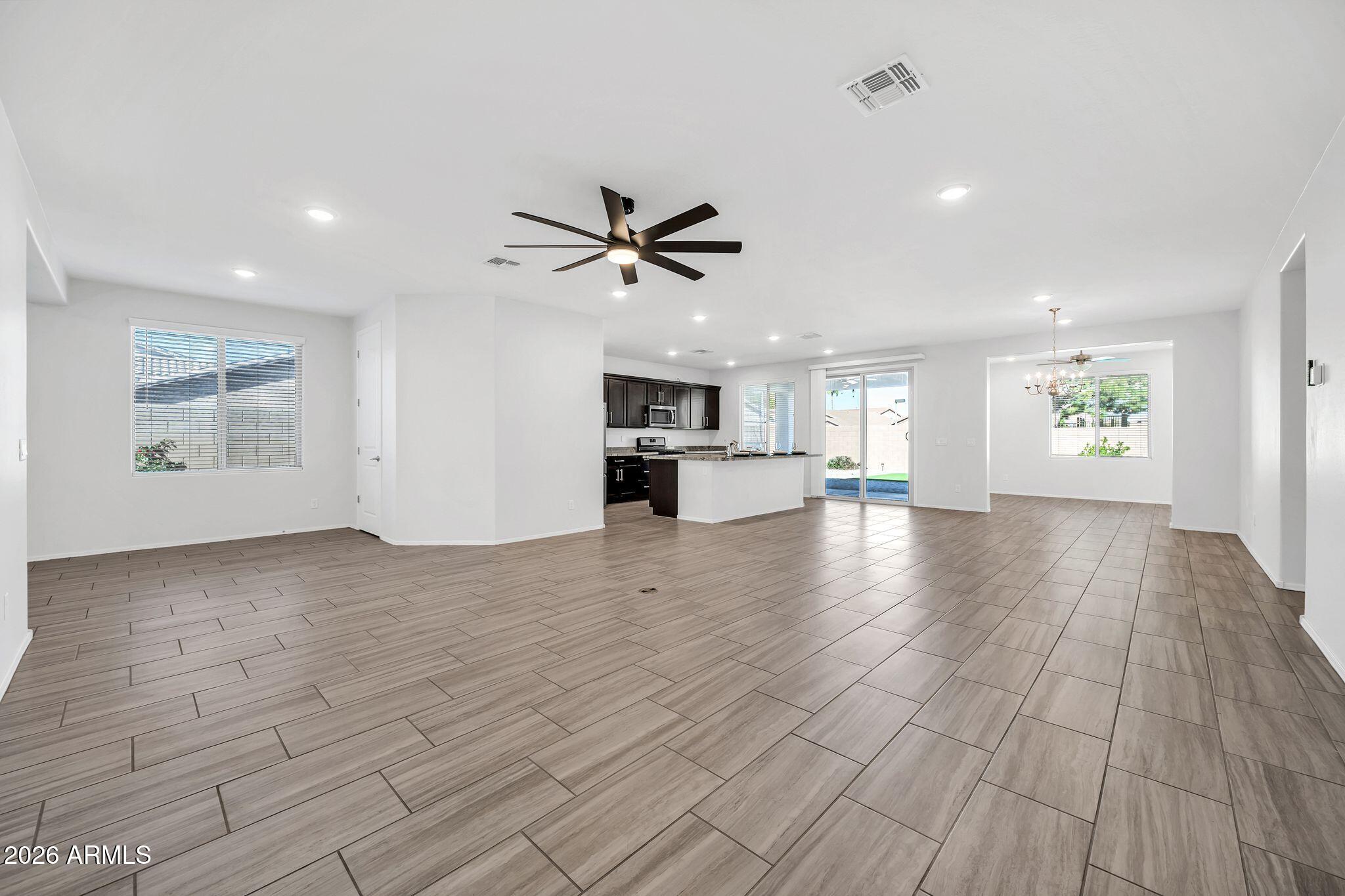 14384 West Hearn Road Surprise, AZ 85379 - Photo 24 of 63 14384 W Hearn Rd-14