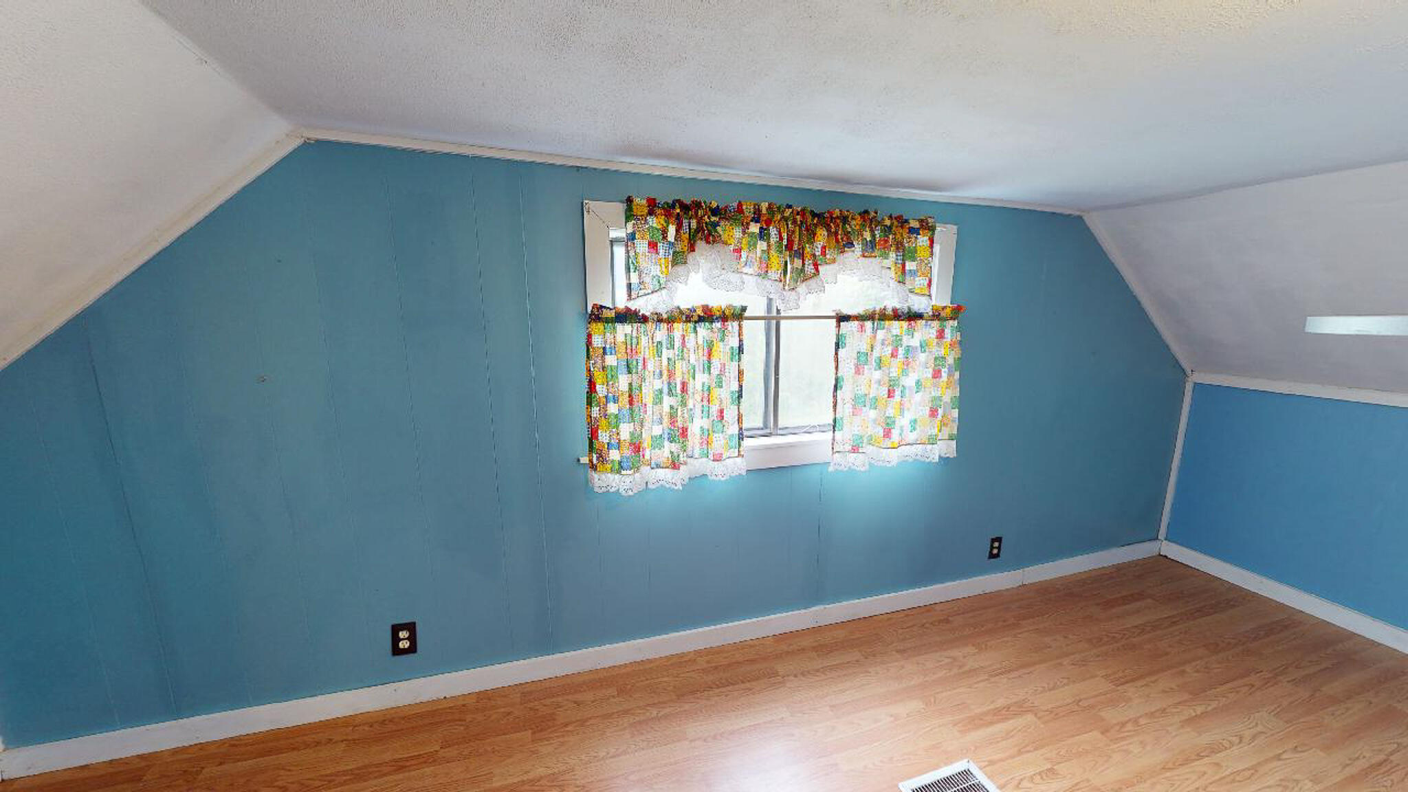 501 Enfield Road Lincoln, ME 04457 - Photo 29 of 37 25