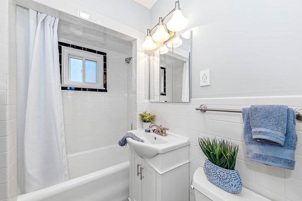 60 Edgecliff Road, Unit 60 Watertown, MA 02472 - Photo 17 of 21 Gallery Image 17