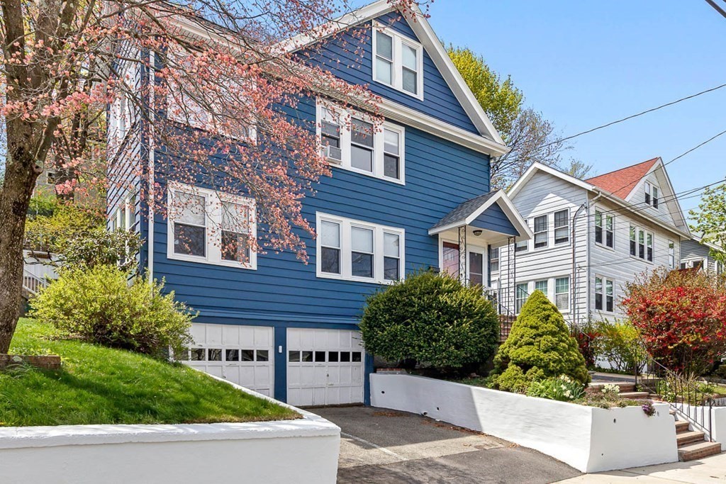 60 Edgecliff Road, Unit 60 Watertown, MA 02472 - Photo 2 of 21 Gallery Image 2