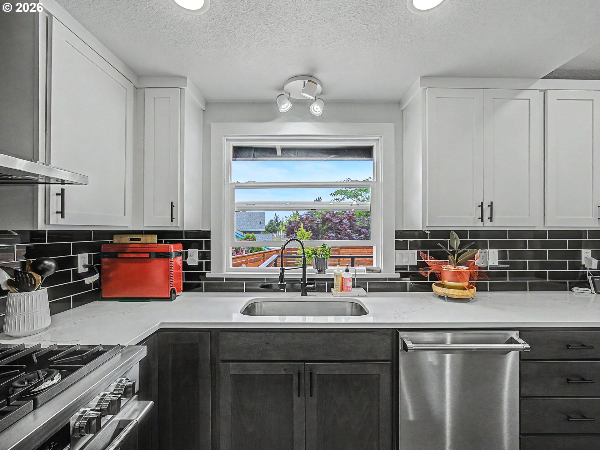 1413 Southwest 14th Street Gresham, OR 97080 - Photo 15 of 48