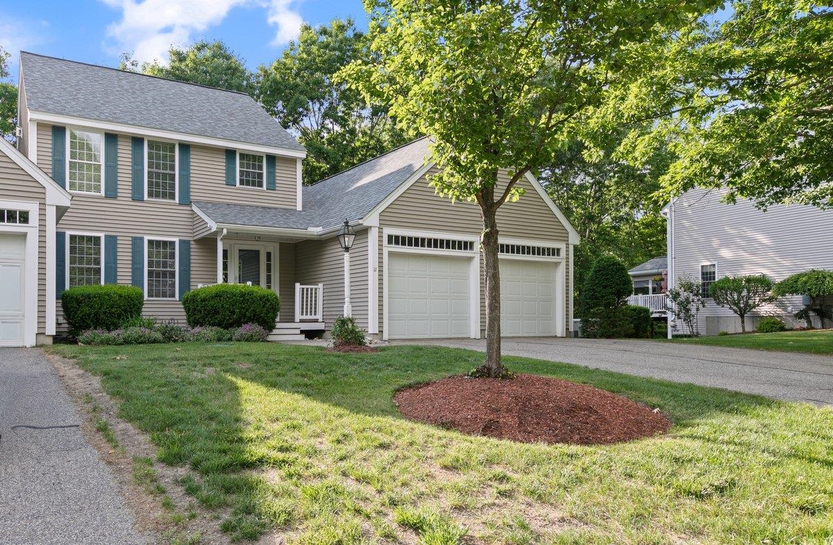 11 Pentucket Court, Unit 11 Atkinson, NH 03811 - Photo 4 of 46