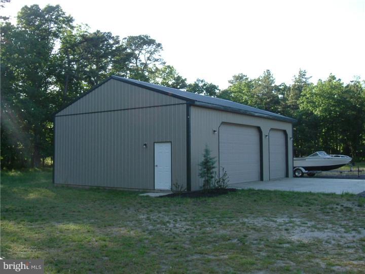 25 Burrs Mill Road Southampton, NJ 08088 - Photo 18 of 21 Garage