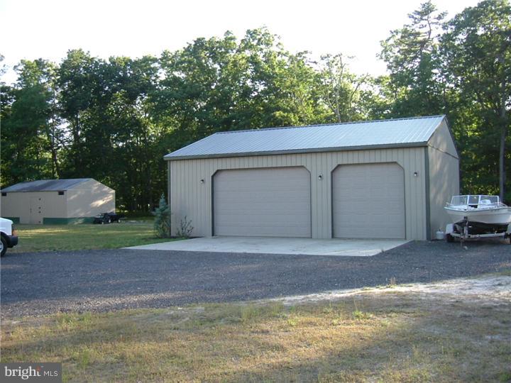 25 Burrs Mill Road Southampton, NJ 08088 - Photo 19 of 21 Garage