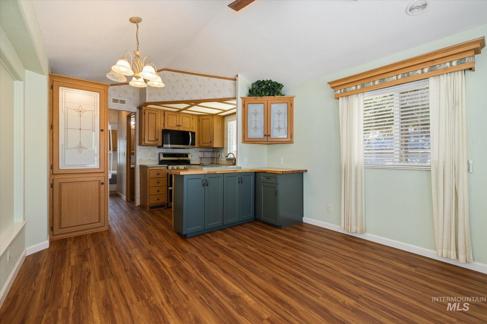 33-35 A Street Cascade, ID 83611 - Photo 5 of 20