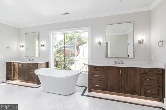$4,225,000 | 1718 North Harvard Street, Arlington, VA 22201