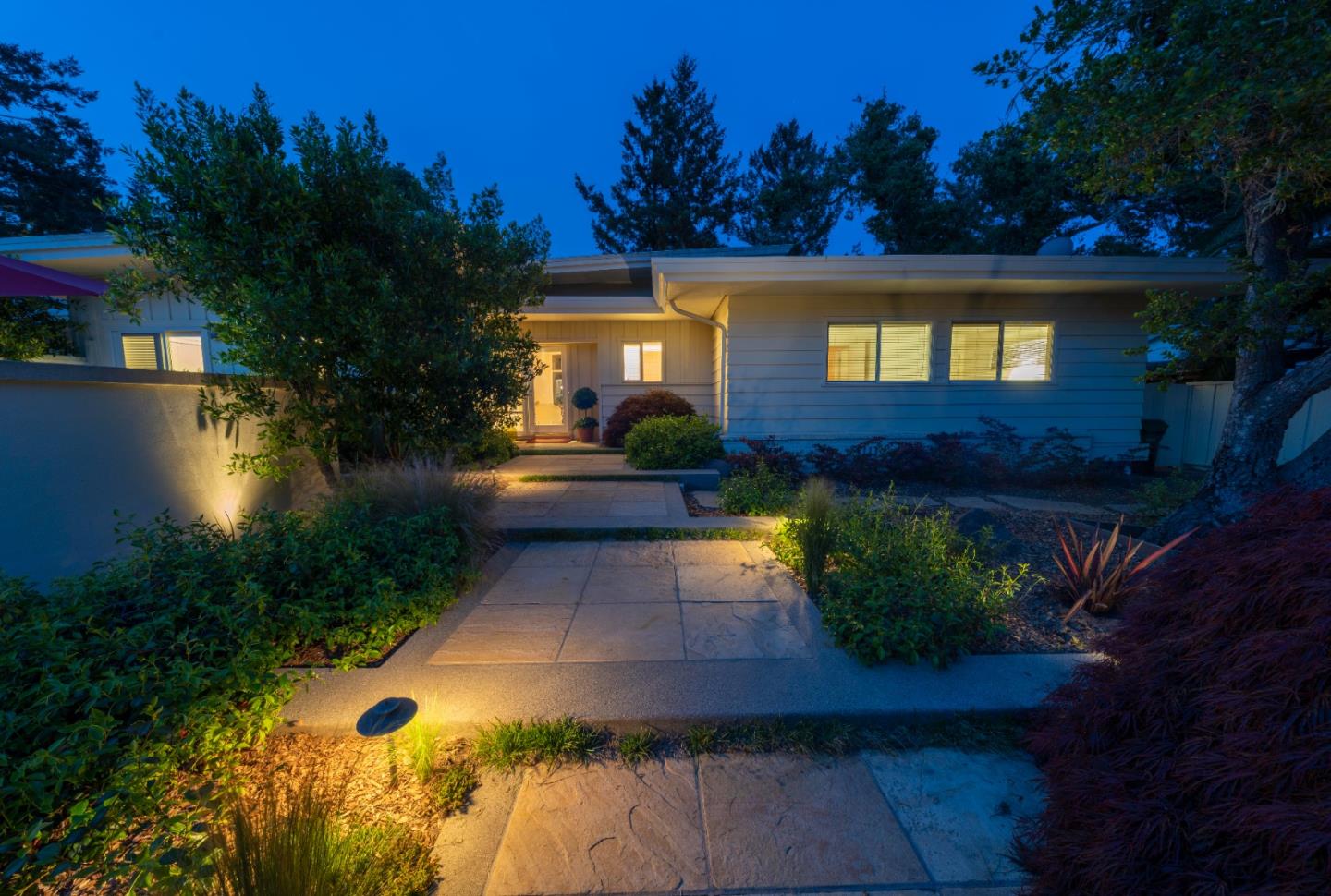 14 Oak Road Santa Cruz, CA 95060 - Photo 53 of 53 a view of a yard in front of a house with a fountain