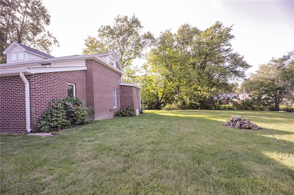 241 South Walnut Street Jamestown, IN 46147 - Photo 8 of 36