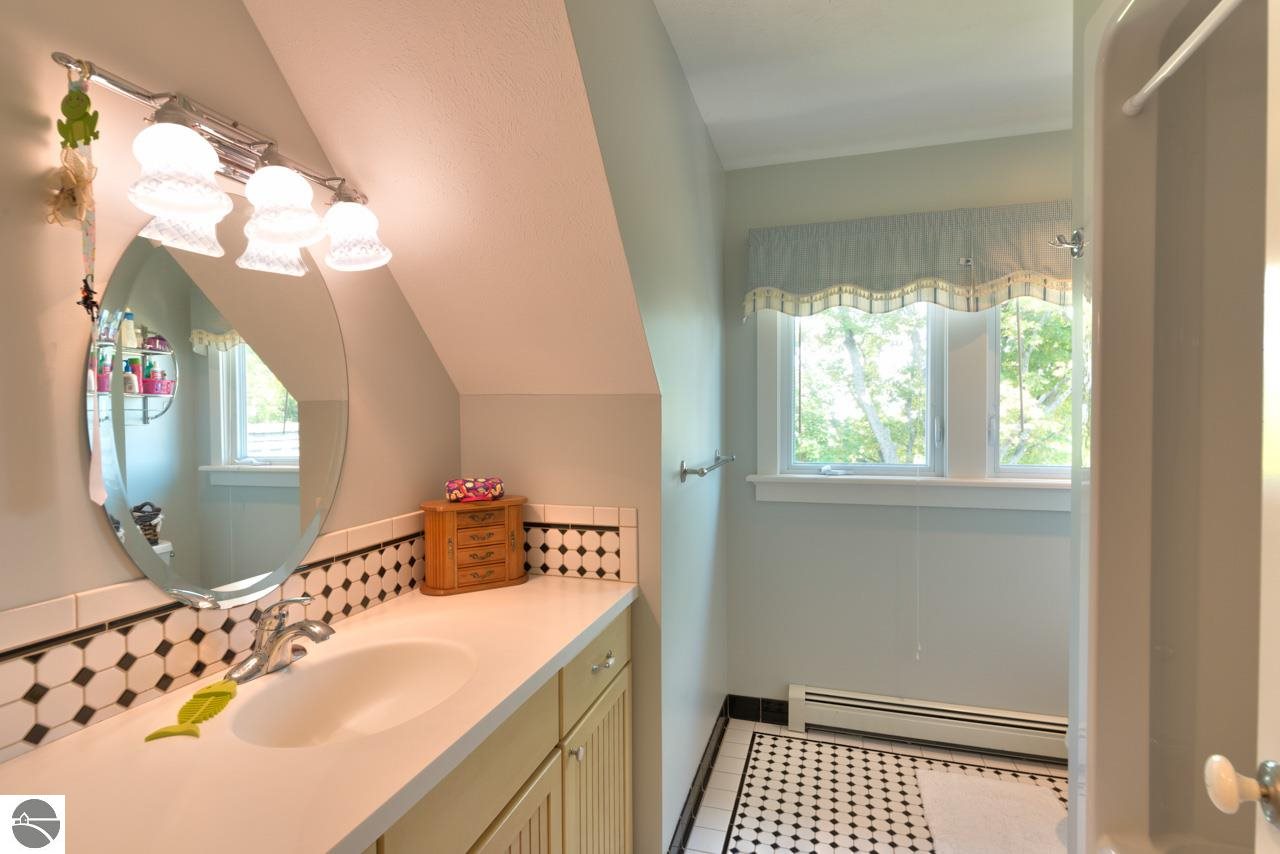 3263 Eimen Road Traverse City, MI 49686 - Photo 25 of 34 1775520-24.JPG