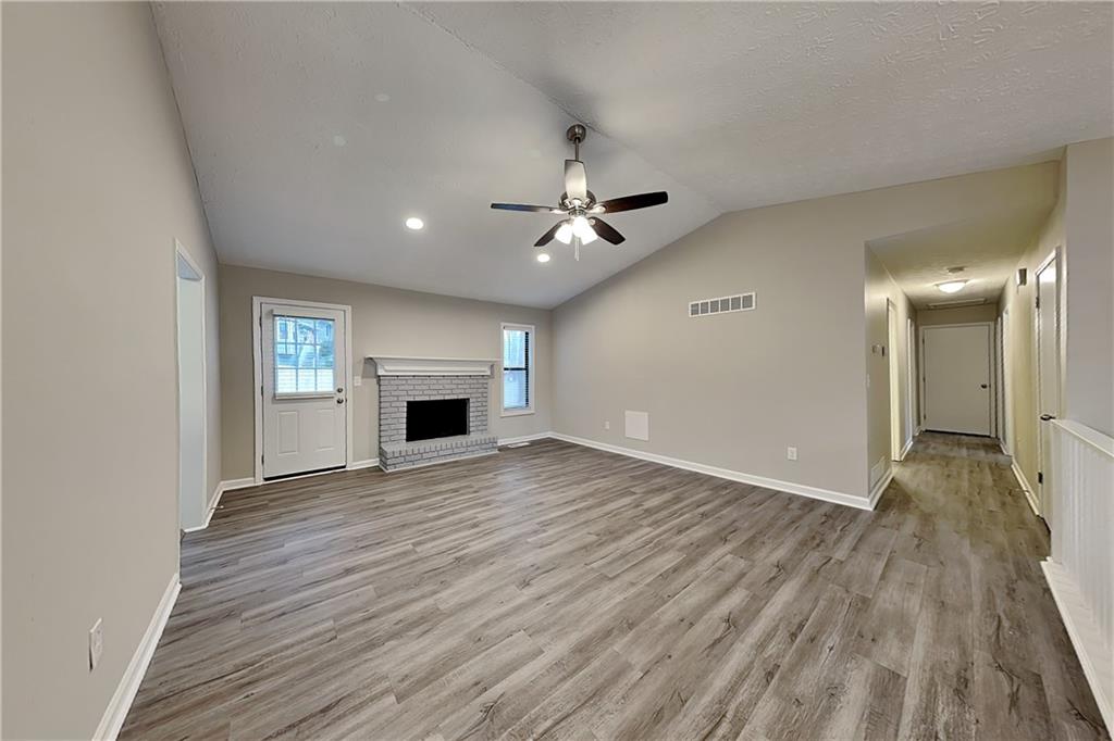 647 Sunshine Trace Northwest Acworth, GA 30102 - Photo 3 of 31