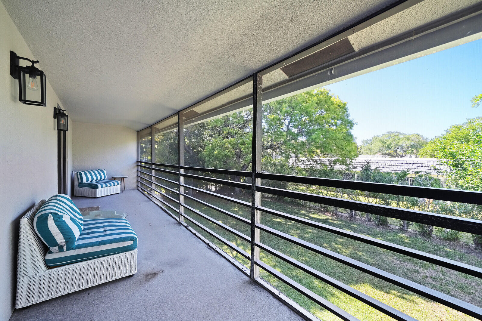 683 Dover Street, Unit 683 685 Boca Raton, FL 33487 - Photo 19 of 31 18_DSC02021_mls