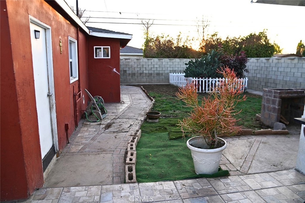 10924 Rincon Drive Whittier, CA 90606 - Photo 6 of 27 a view of a backyard with plants