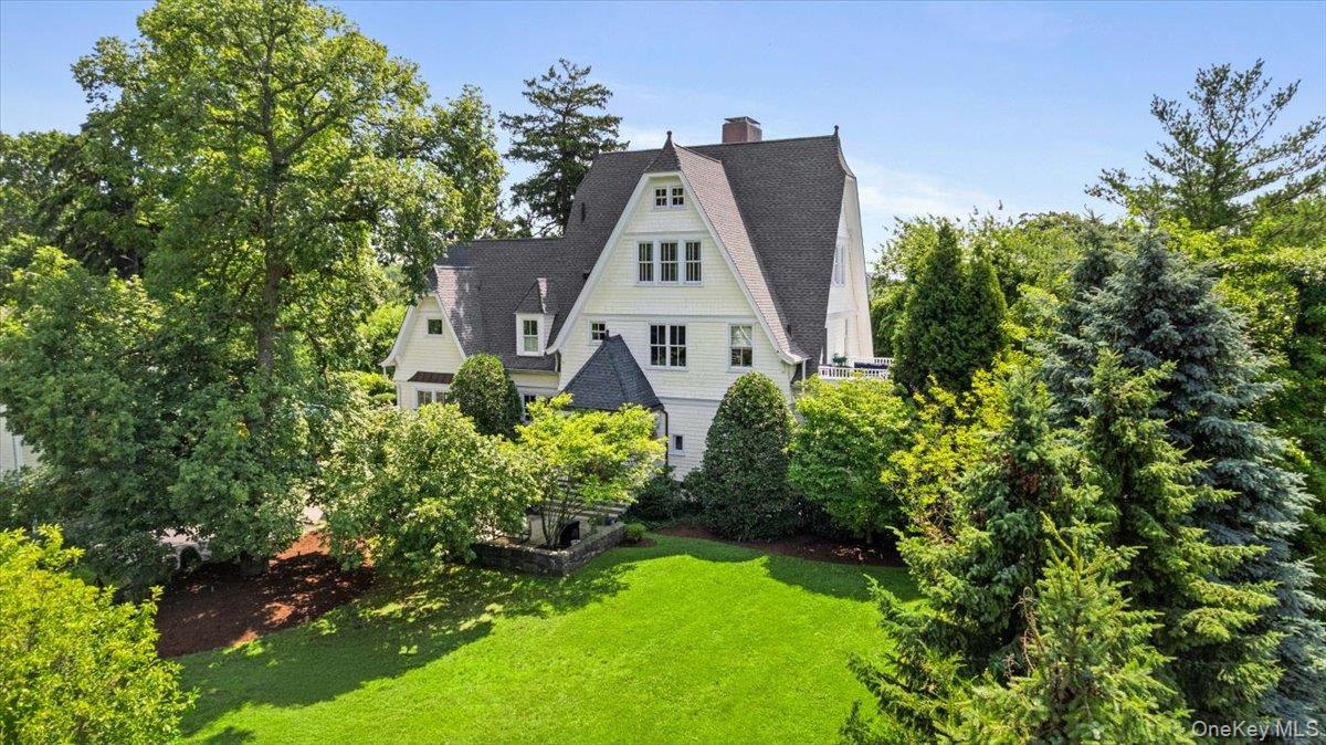 731 Forest Avenue Rye, NY 10580 - Photo 2 of 11