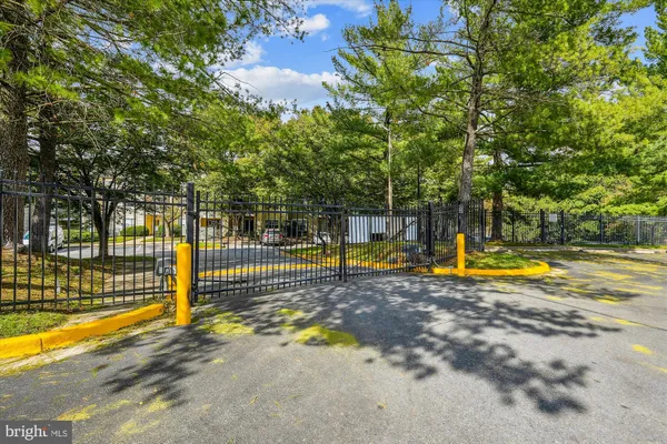 $2,600 | 3810 Chesterwood Drive, Unit 3810, Silver Spring, MD 20906
