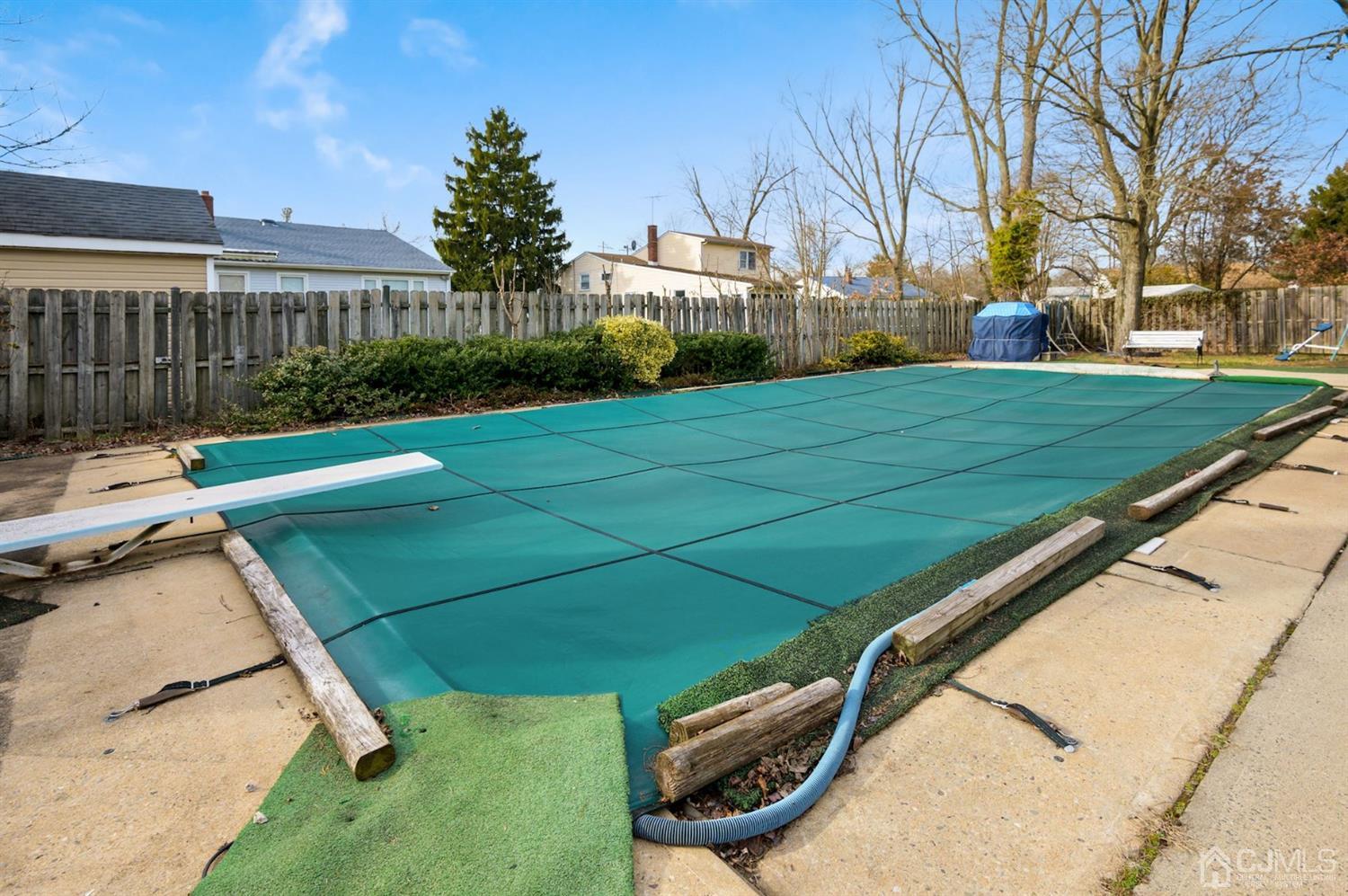 24 Partch Place Edison, NJ 08817 - Photo 21 of 22 a view of a backyard with a house