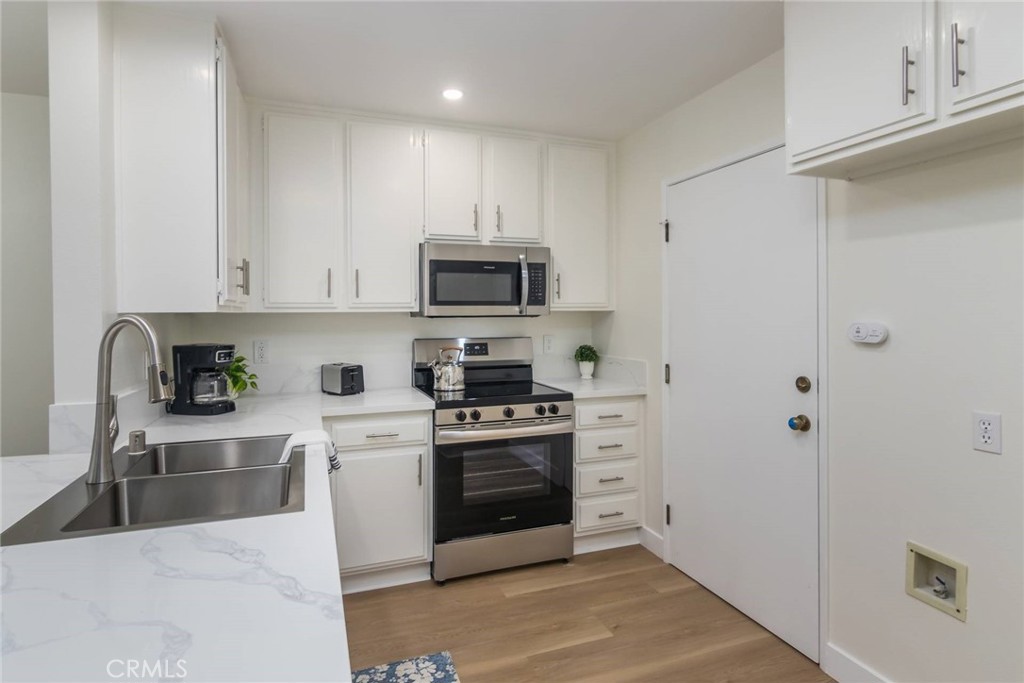 11601 Tampa Avenue, Unit 178 Porter Ranch, CA 91326 - Photo 12 of 52