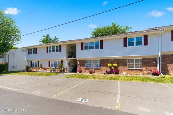 $299,500 | 5 Pennsylvania Drive, Unit 454 #D, Matawan, NJ 07747