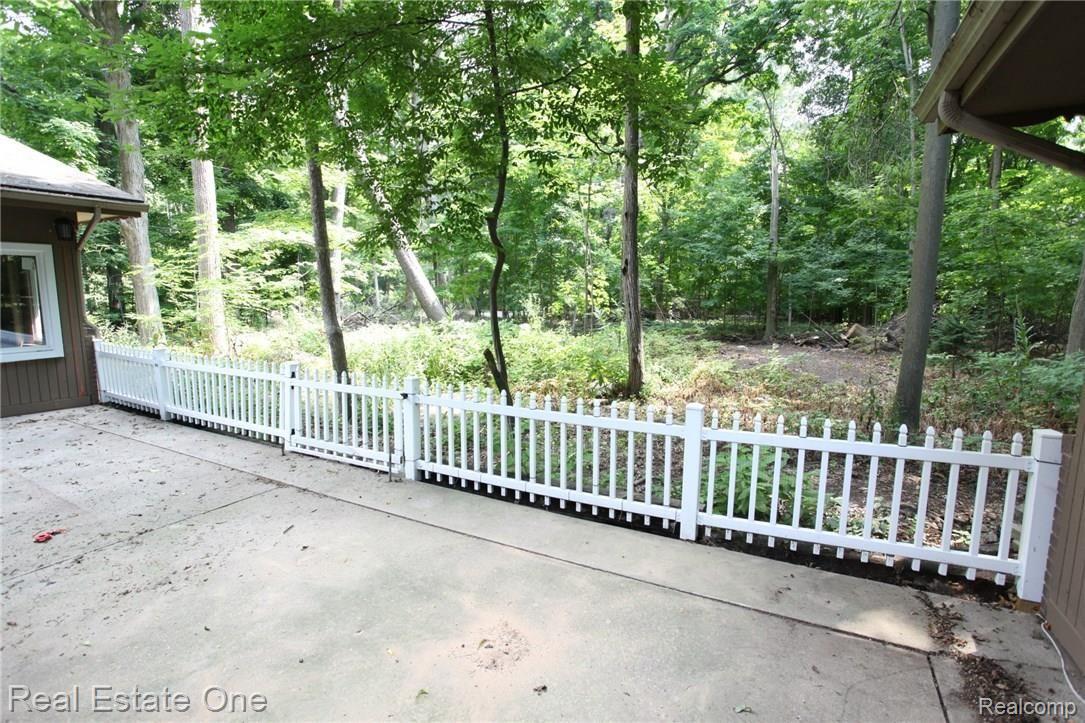 30315 Rockshire Avenue Farmington, MI 48334 - Photo 37 of 43 Rockshire170.JPG