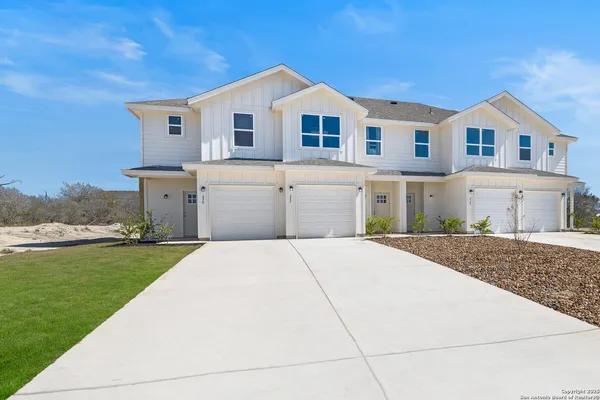 $900,000 | 214 Bonnie Bend, San Antonio, TX 78253