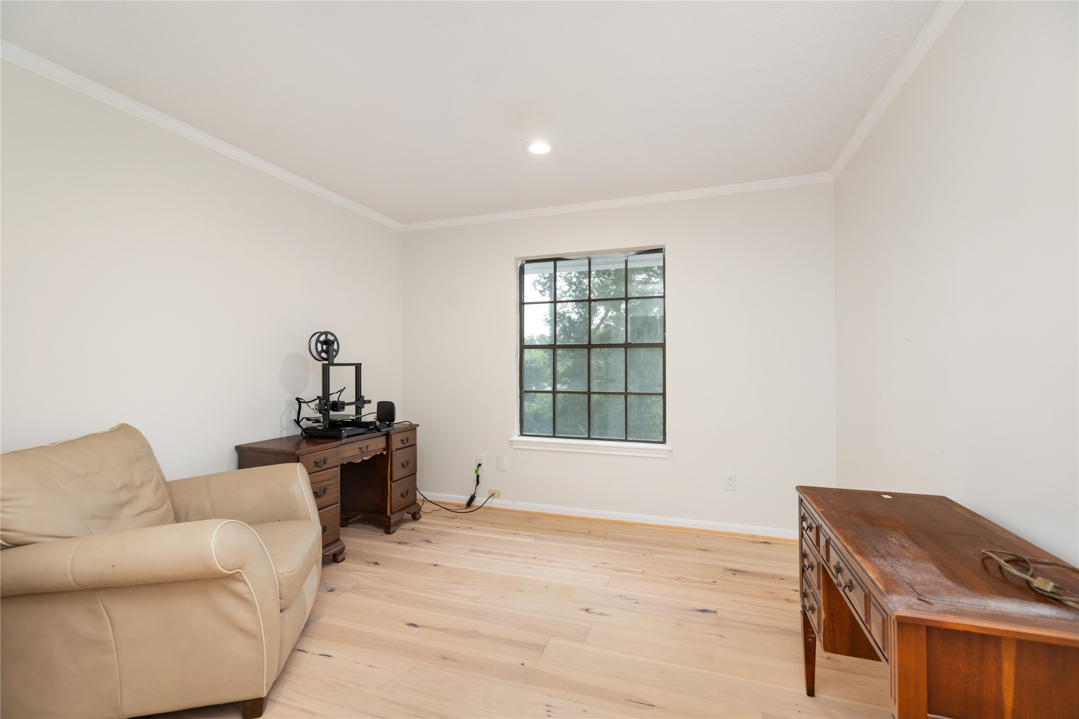 17003 Creeksouth Road Houston, TX 77068 - Photo 32 of 49 With its generous size and natural light, this secondary room offers endless possibilities—ideal as a guest bedroom, home office, playroom, or creative studio. A flexible space ready to adapt to your lifestyle.