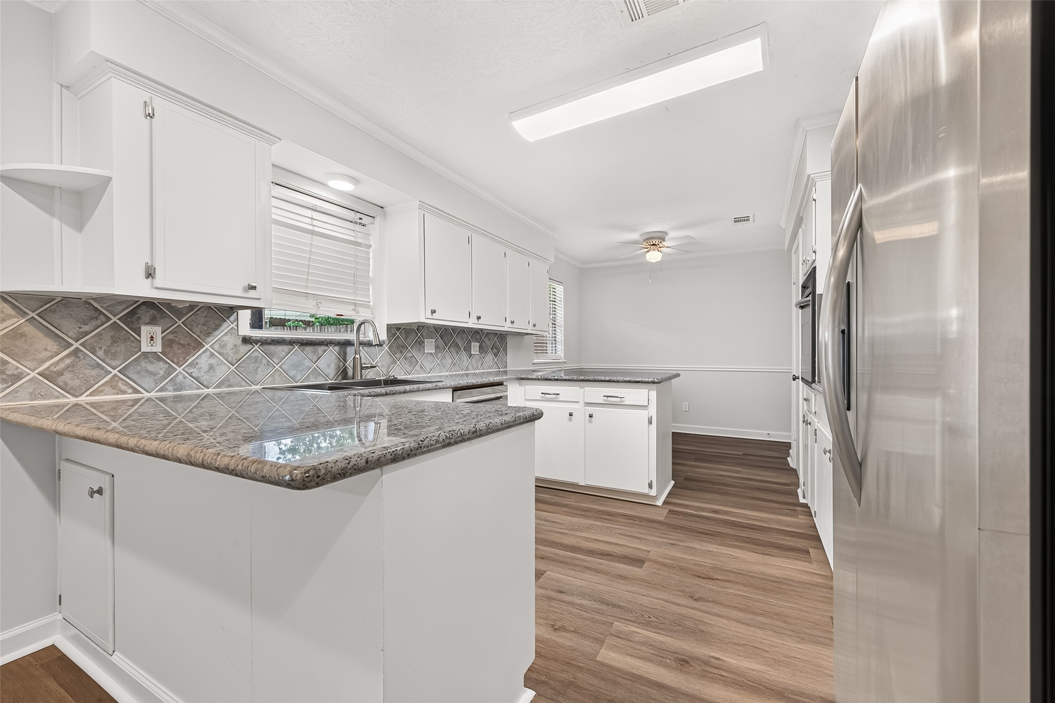 5921 Ariel Street Houston, TX 77074 - Photo 12 of 34