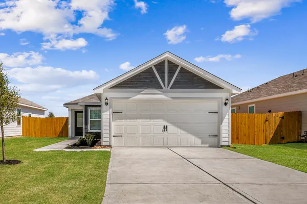$1,670 | 15866 Berry Hl Drive, Conroe, TX 77303