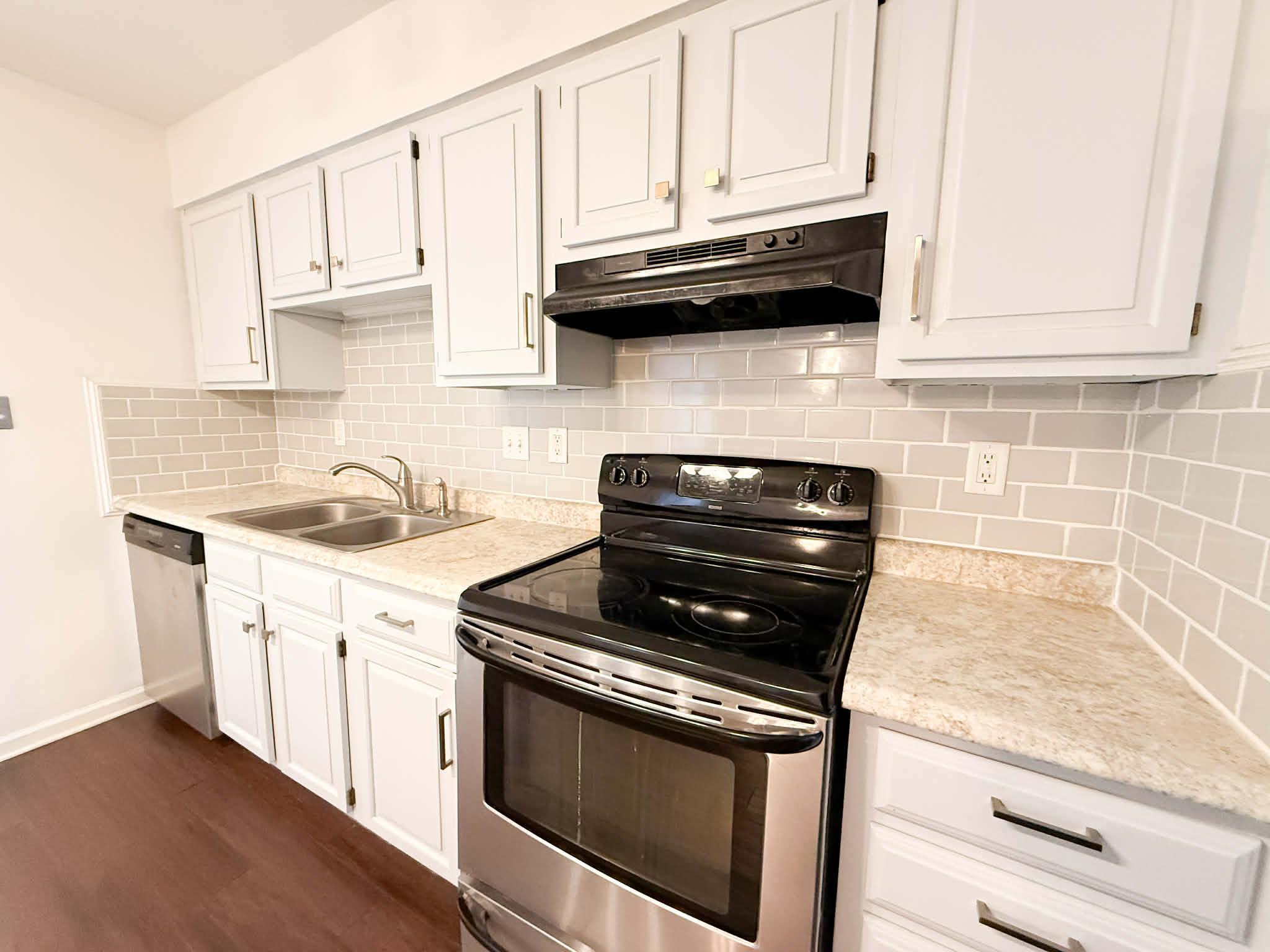 3611 Golf Road Eau Claire, WI 54701 - Photo 10 of 38