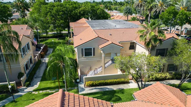 $360,000 | 15865 Southwest 6th Place, Unit 201, Pembroke Pines, FL 33027