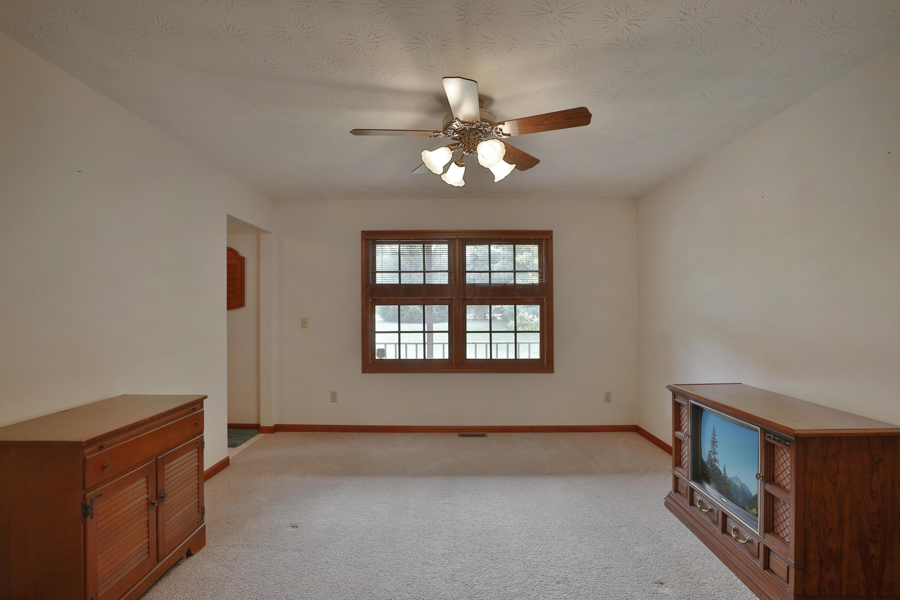2091 Berlin Station Road Delaware, OH 43015 - Photo 9 of 48 Gallery Image 9