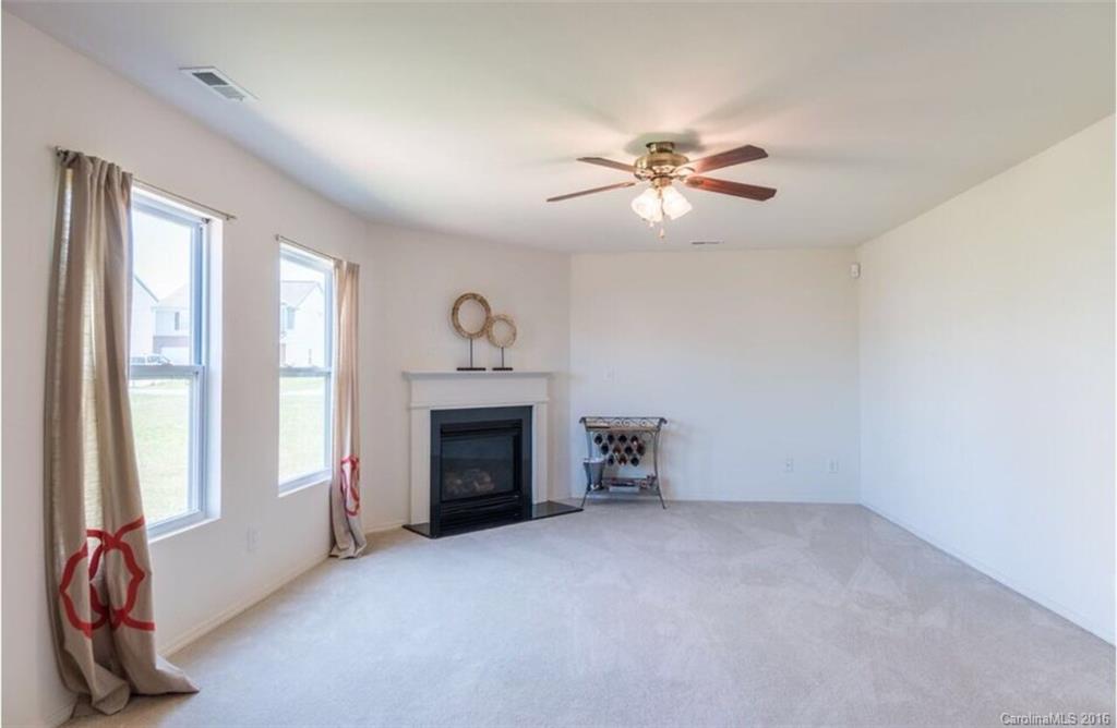 8825 Chalkstone Road Charlotte, NC 28216 - Photo 3 of 17 Gallery Image 3