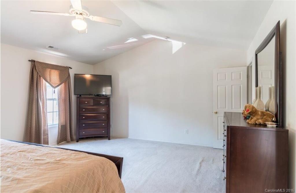 8825 Chalkstone Road Charlotte, NC 28216 - Photo 8 of 17 Gallery Image 8