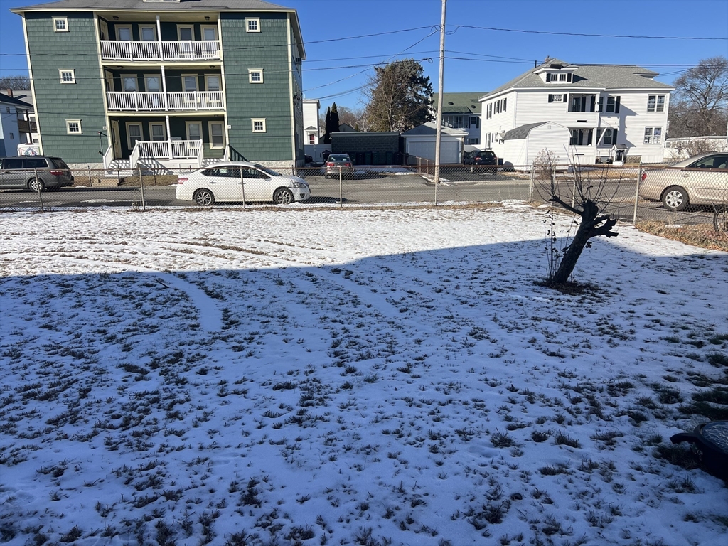 137 Crawford Street Lowell, MA 01854 - Photo 5 of 20