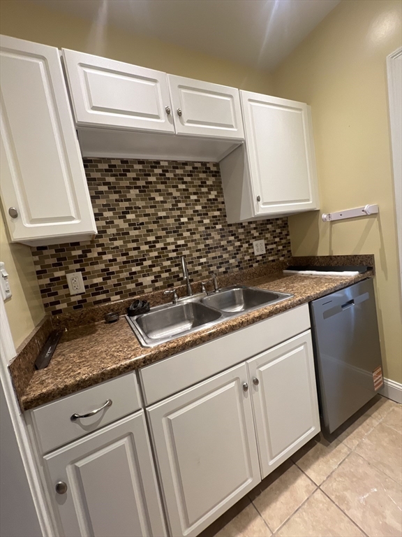 137 Crawford Street Lowell, MA 01854 - Photo 10 of 20