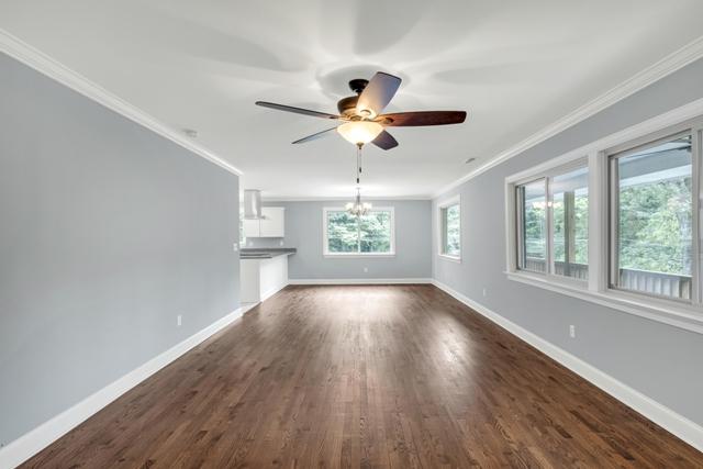 2400 North Crest Road Chattanooga, TN 37406 - Photo 5 of 38 4T1A5352