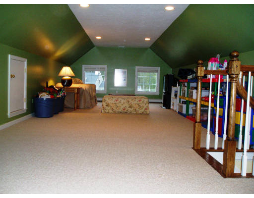 22 Old Barn Road Hanover, MA 02339 - Photo 8 of 11 Gallery Image 8