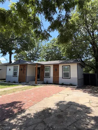 $2,400 | 231 Elm Street, Hurst, TX 76053