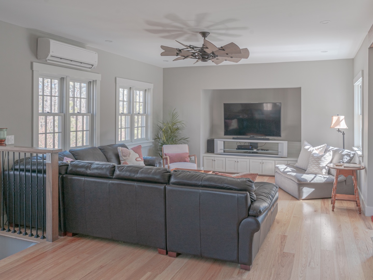 63 Bayes Hill Road Oak Bluffs, MA 02557 - Photo 34 of 60 a living room with furniture and a flat screen tv