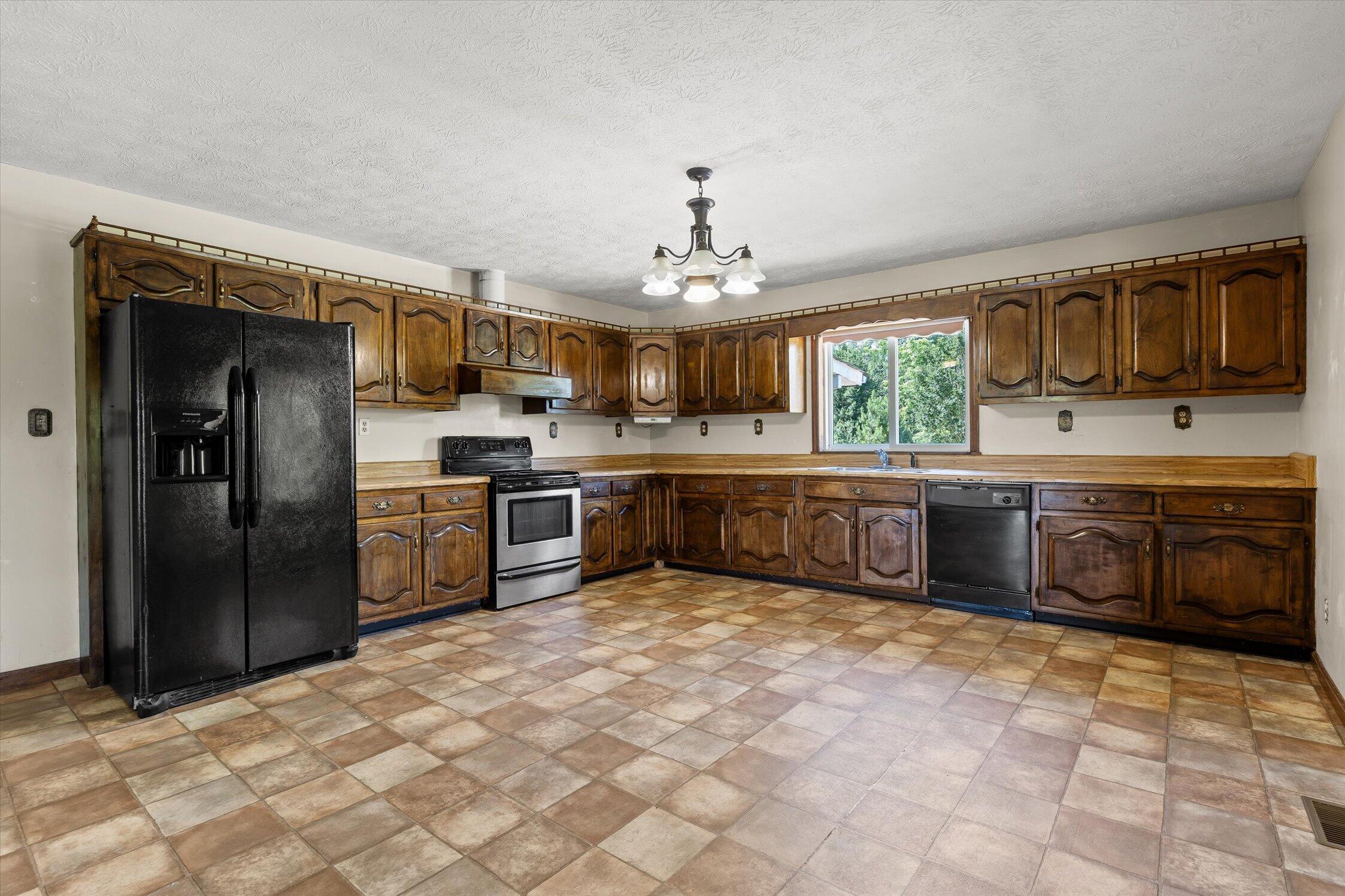 271 Doug Anderson Road Palmer, TN 37365 - Photo 25 of 58 25-Anderson-38