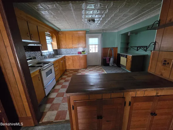 $209,900 | 1 Godek Street, Adams, MA 01220