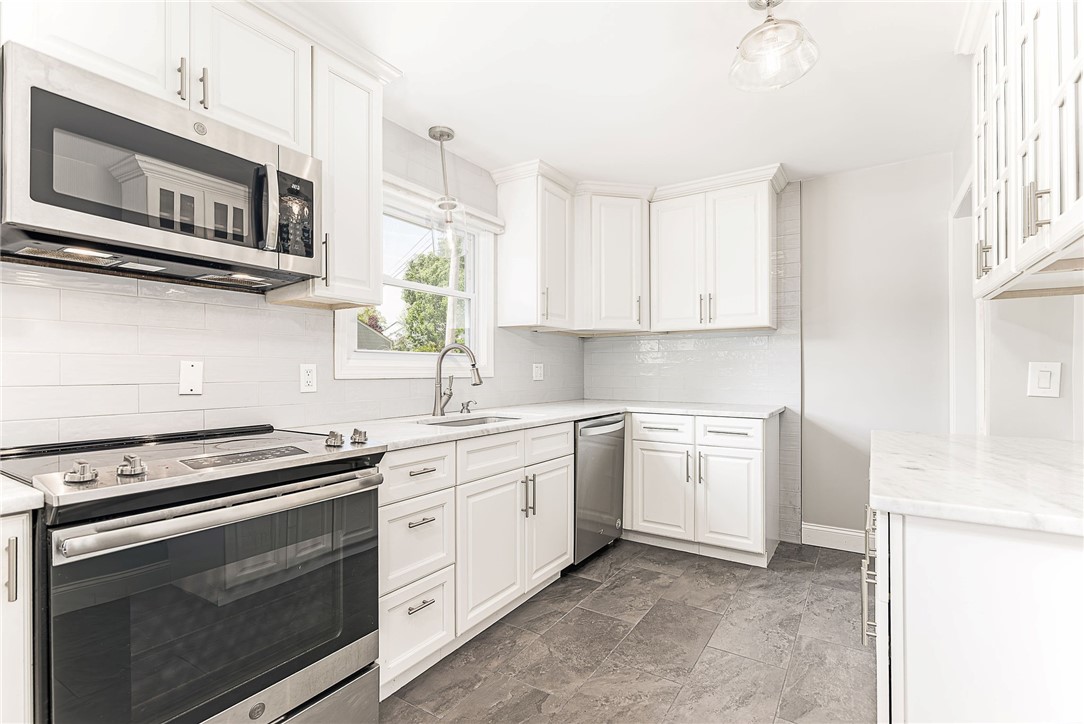 76 Crossland Road West Warwick, RI 02893 - Photo 13 of 29