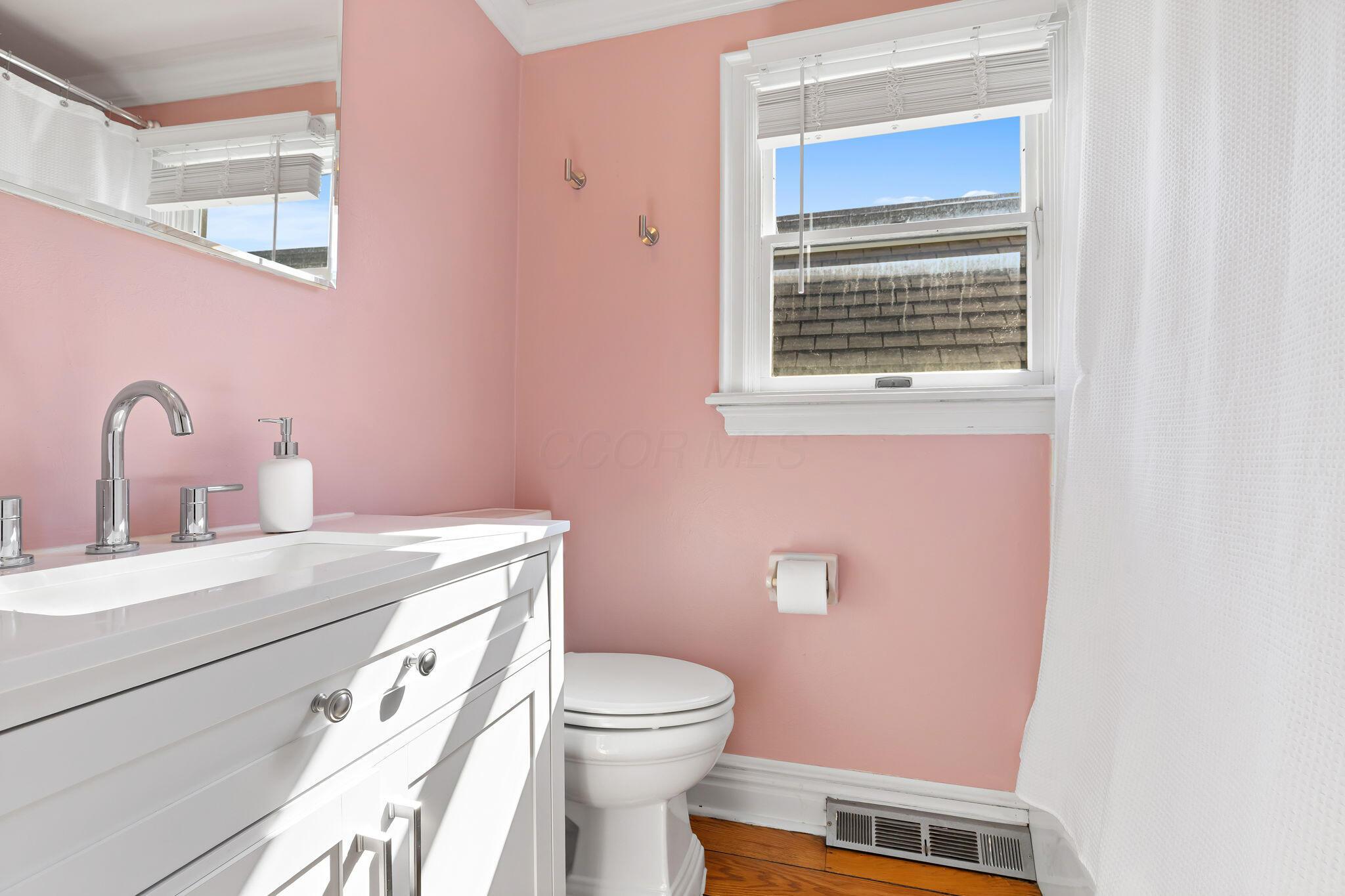682 Mohawk Street Columbus, OH 43206 - Photo 26 of 49 Full Bath 3