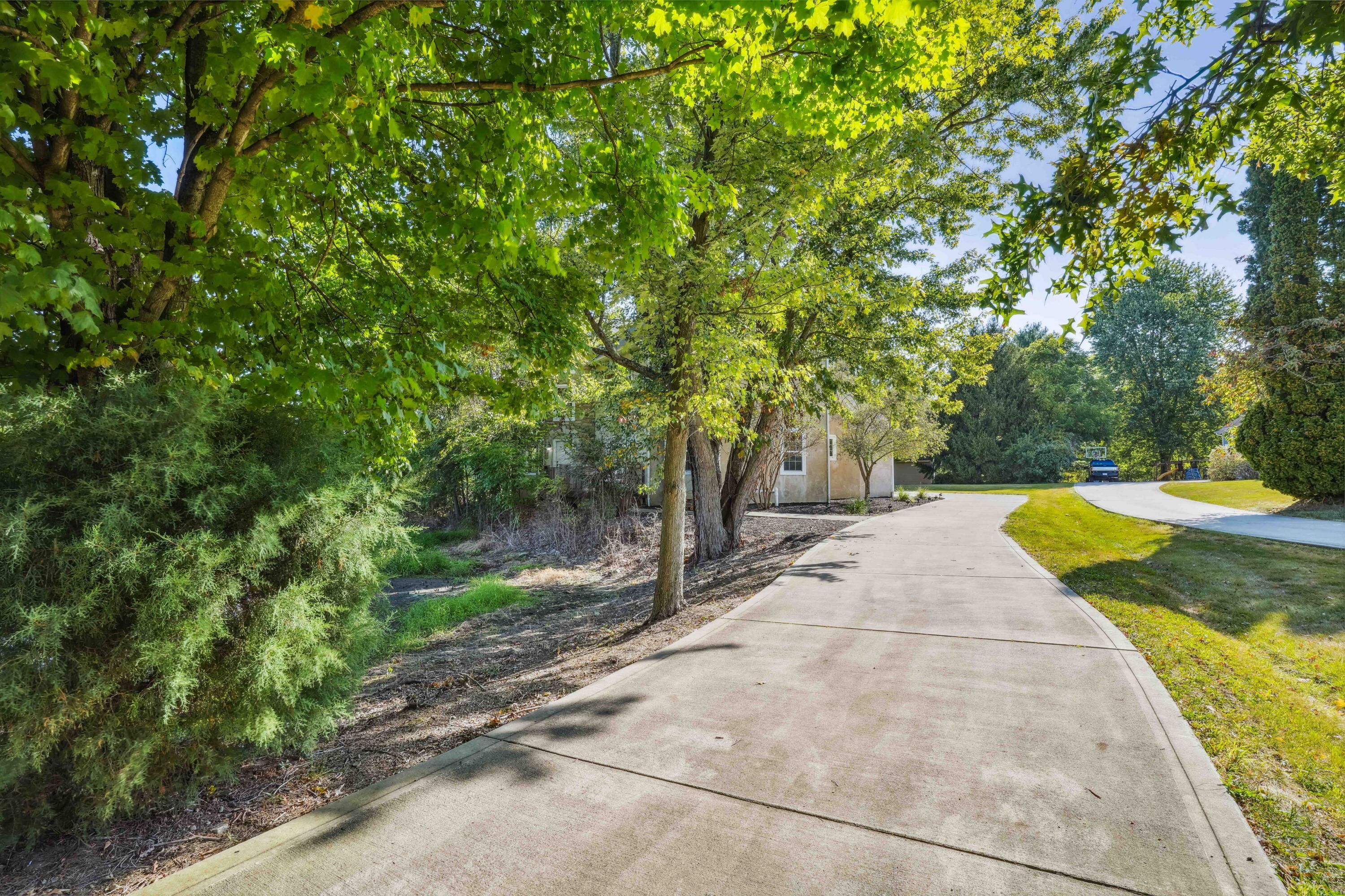 10403 Liberty Road Powell, OH 43065 - Photo 66 of 76 Driveway
